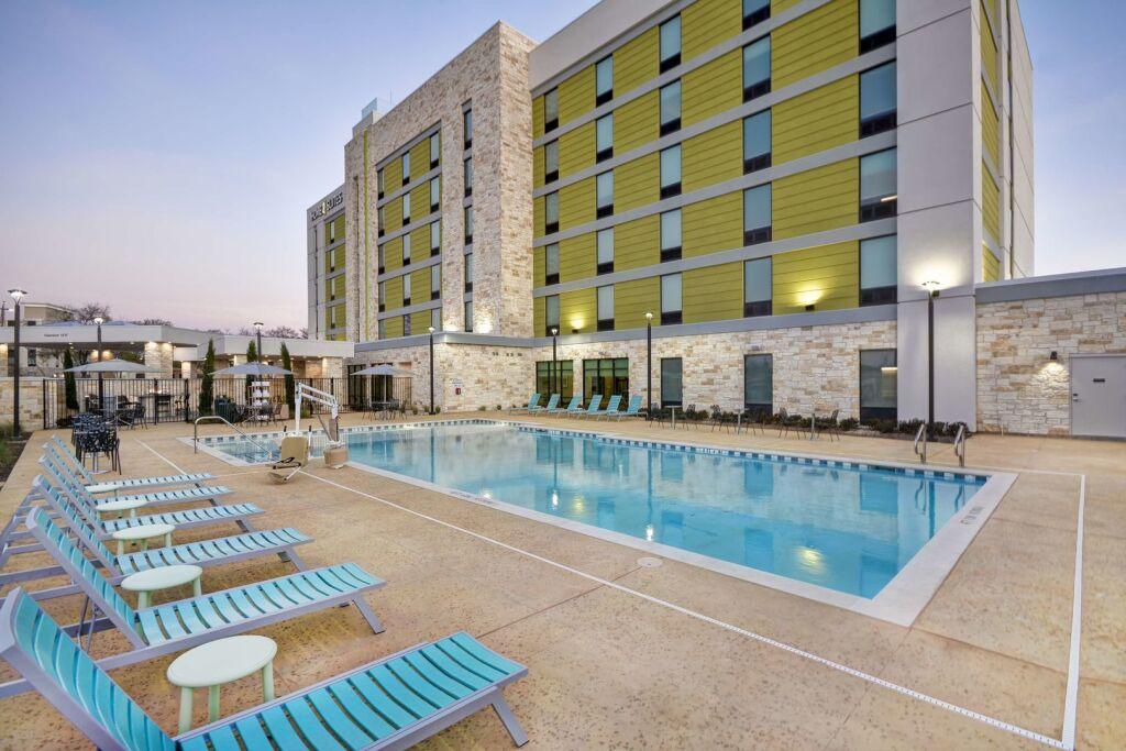 hotel image 16
