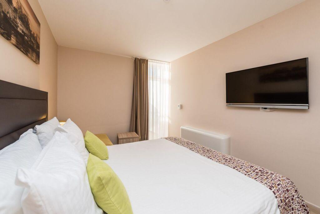 hotel image 12
