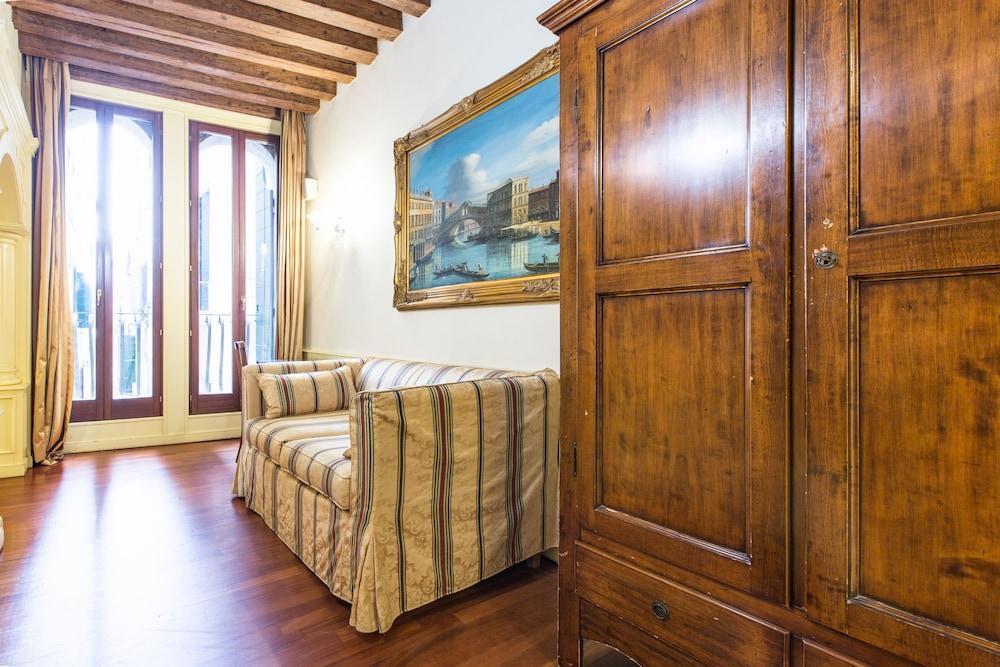 hotel image 12