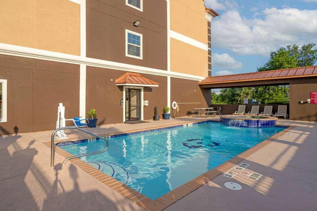hotel image 16