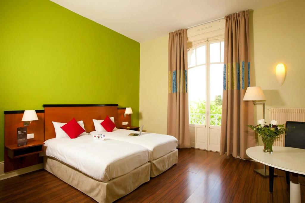 hotel image 13