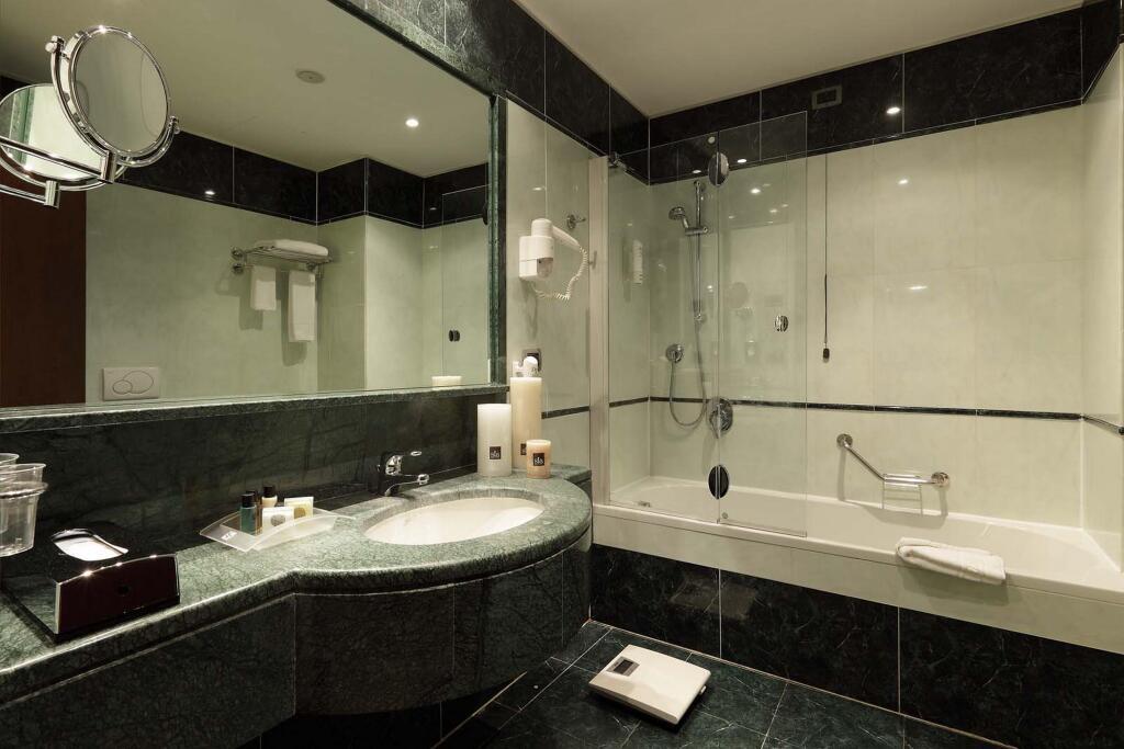 hotel image 16
