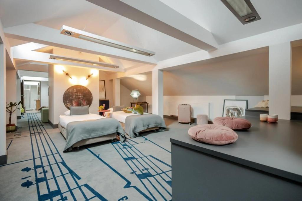 hotel image 9