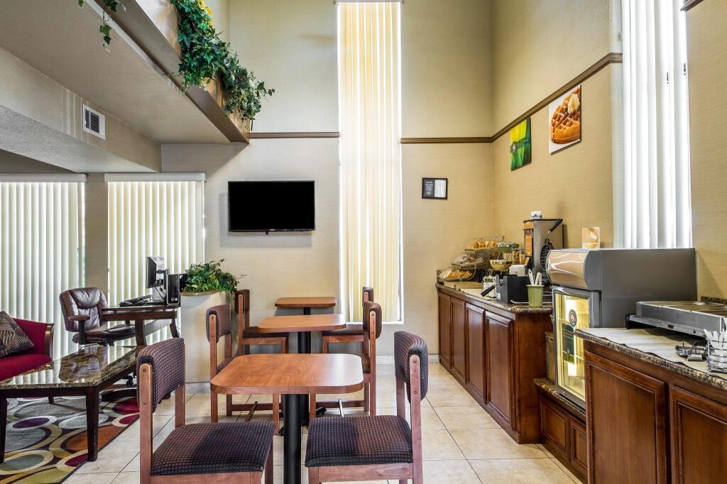 hotel image 10