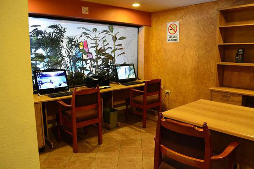 hotel image 13