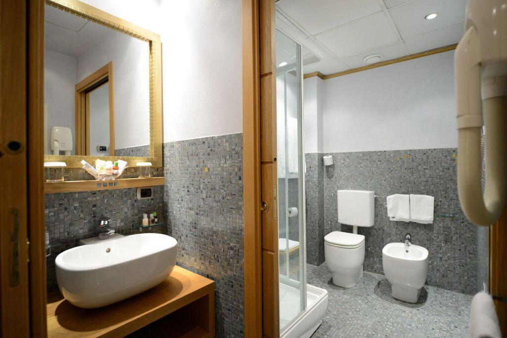 hotel image 16