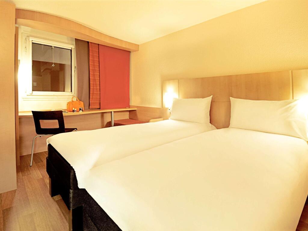hotel image 12