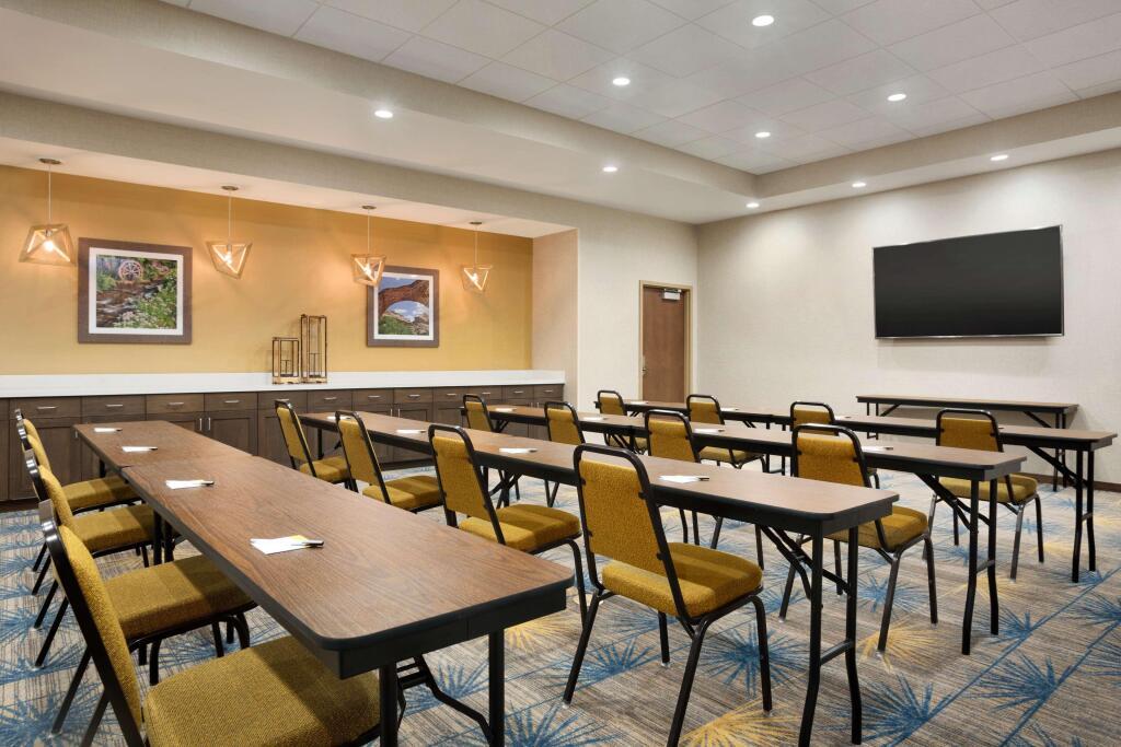 hotel image 16