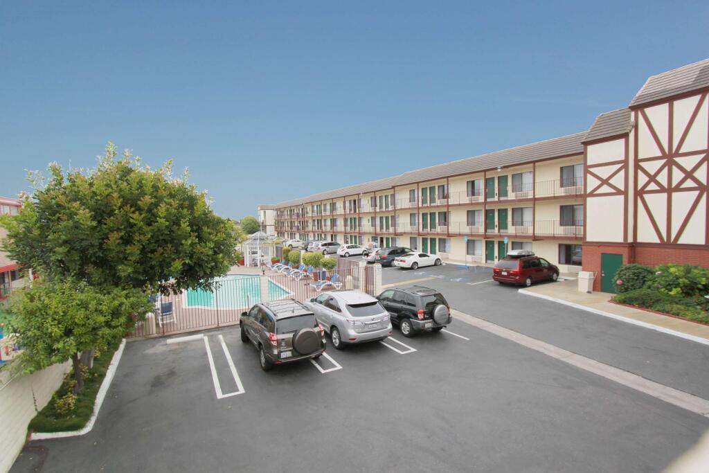 hotel image 16