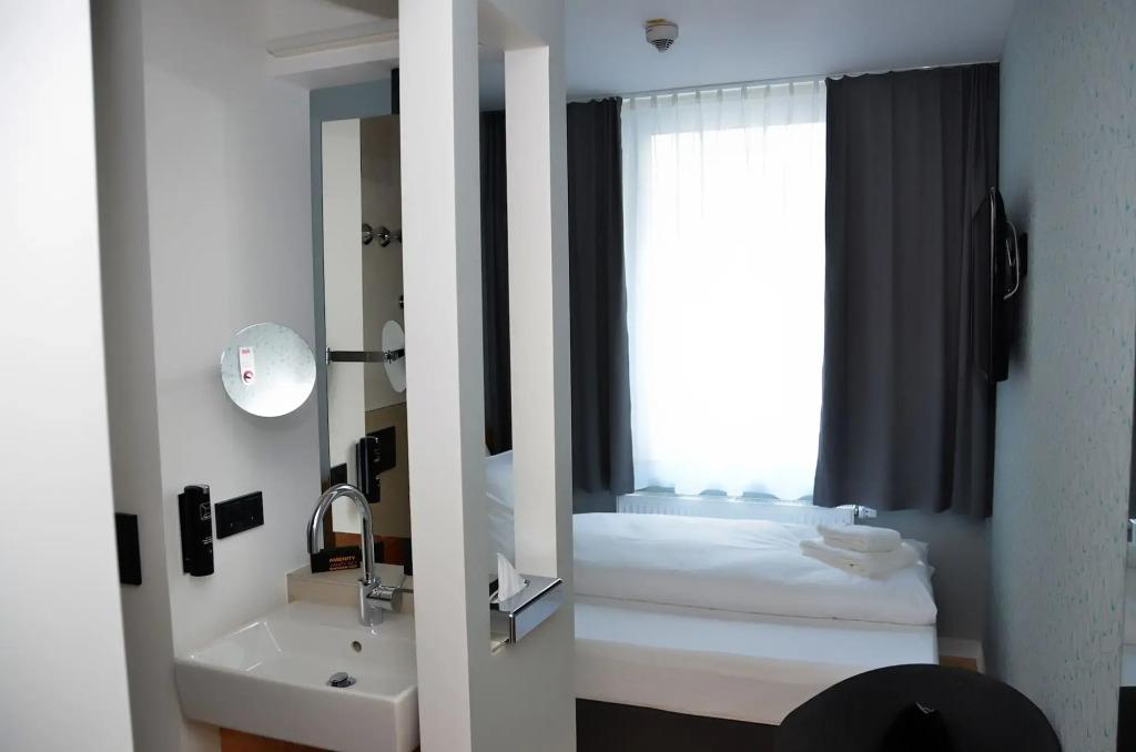 hotel image 12