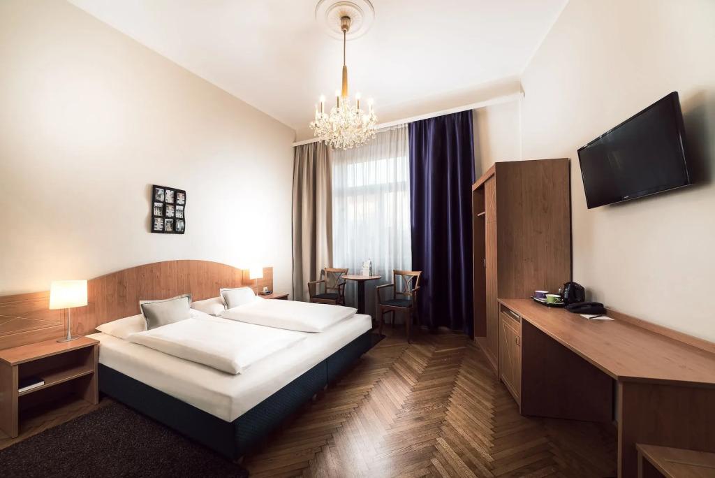hotel image 9