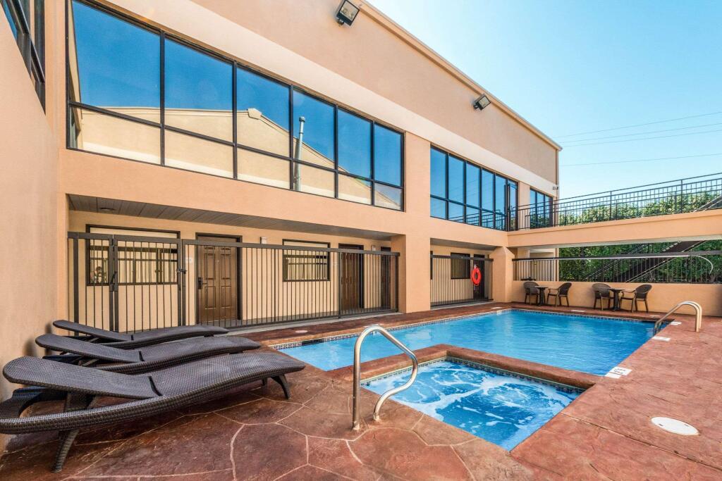 hotel image 13