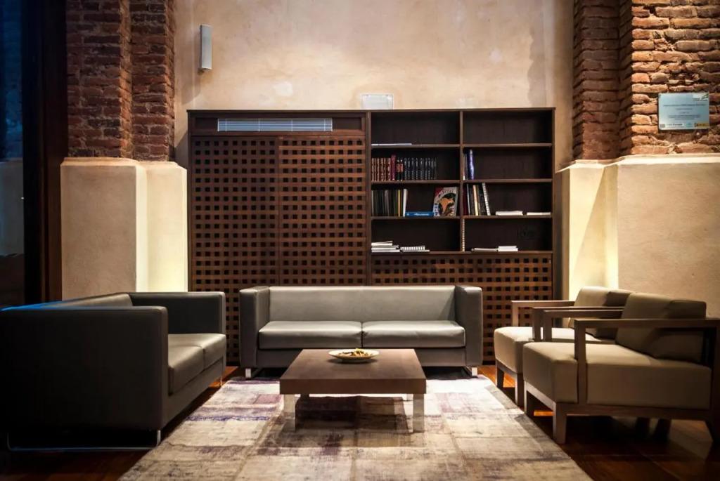 hotel image 16