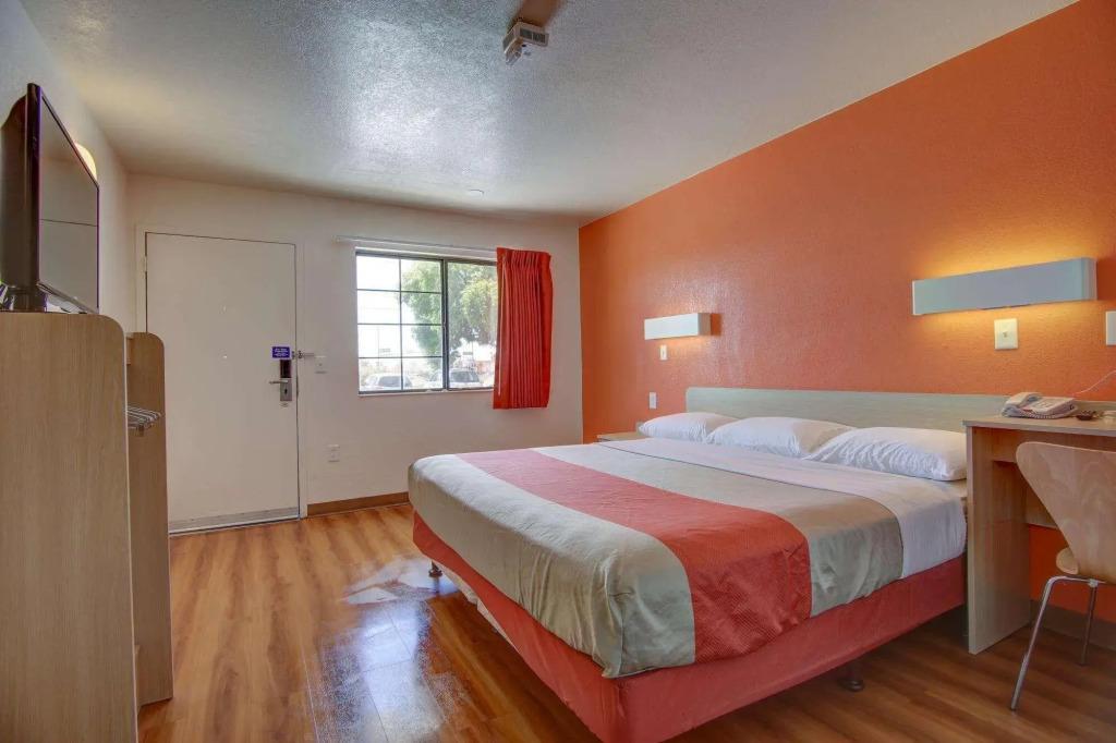 hotel image 13