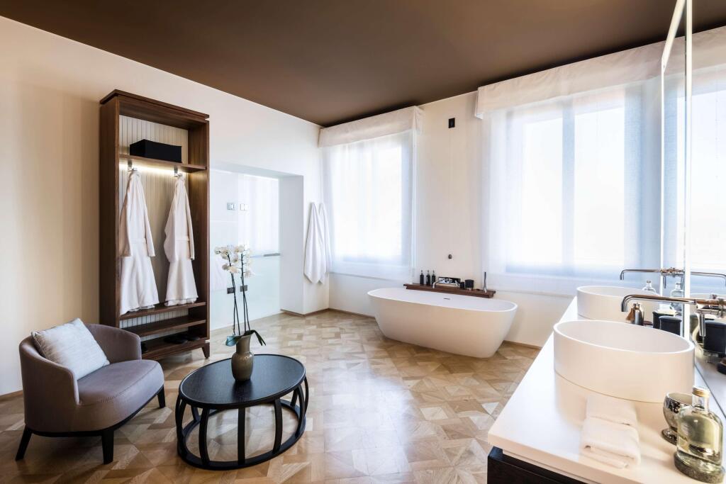 hotel image 9