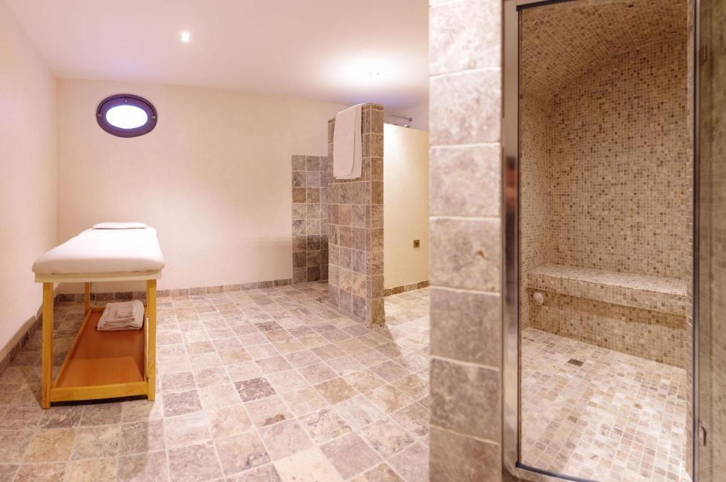 hotel image 16