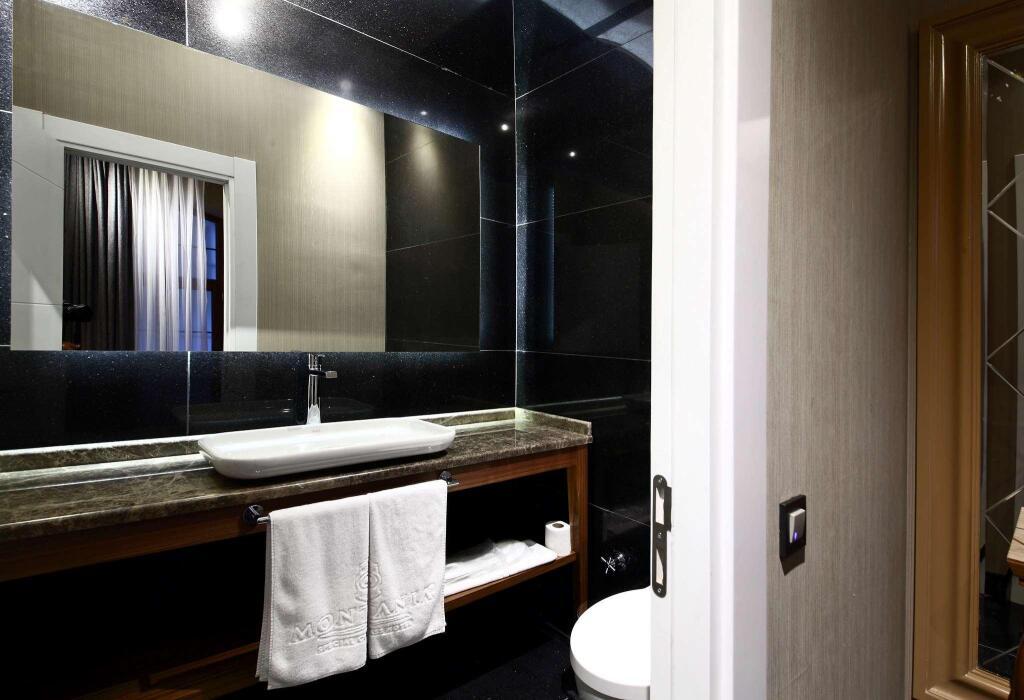 hotel image 16