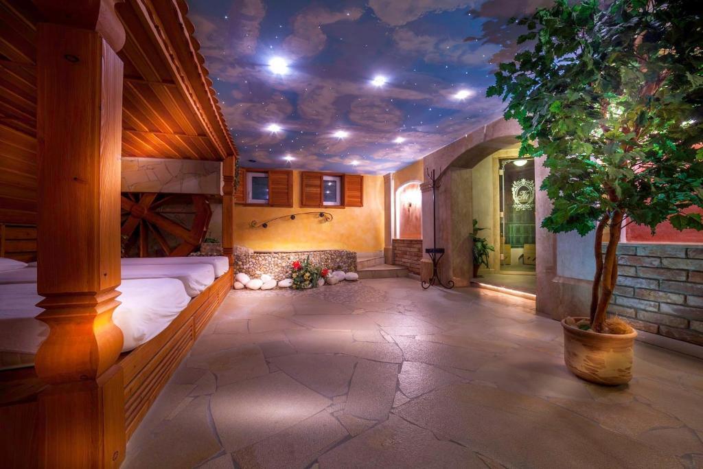hotel image 10