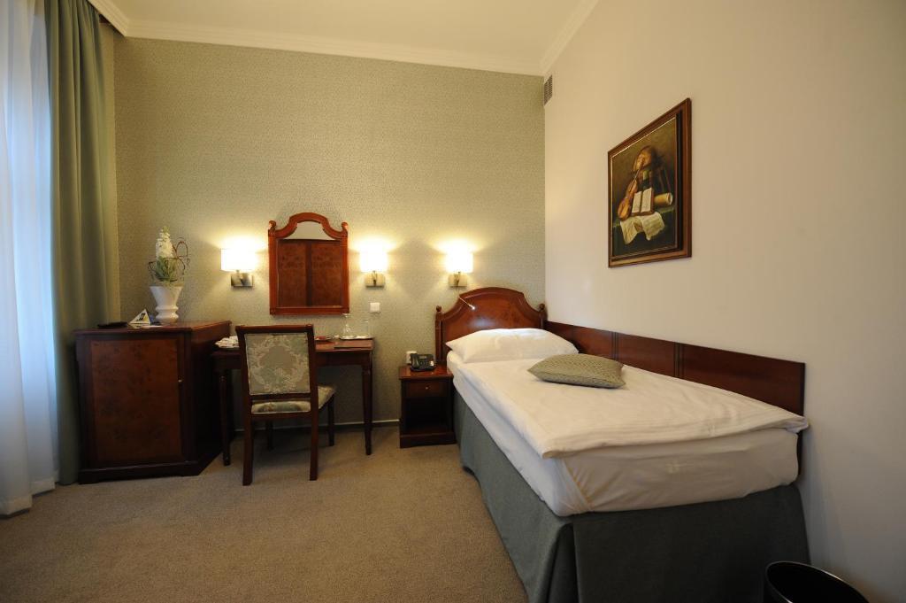 hotel image 10