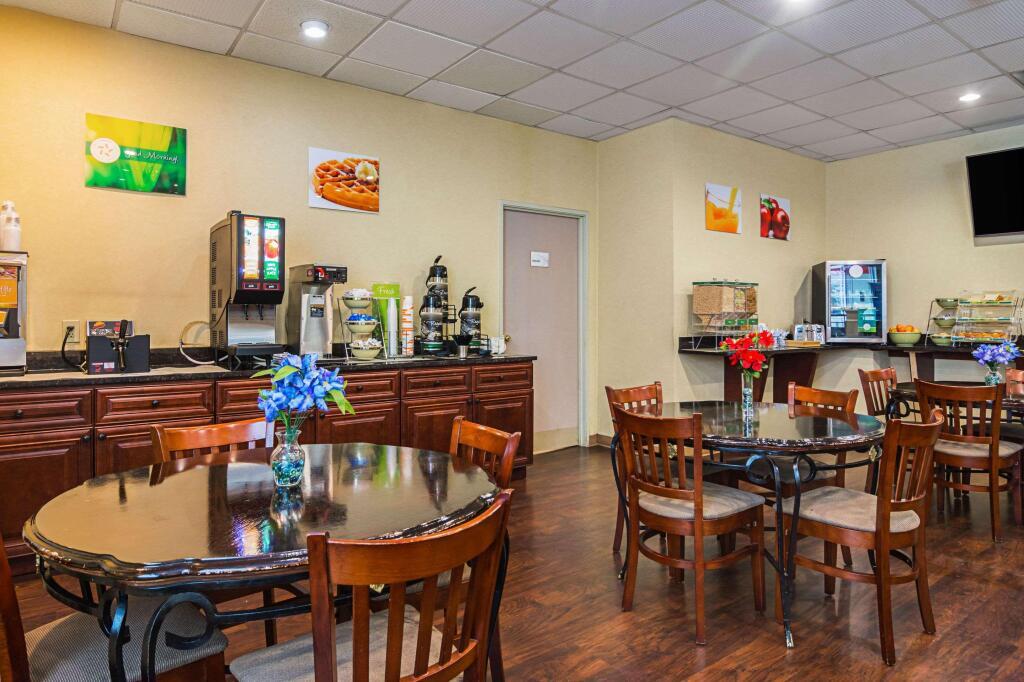 hotel image 10