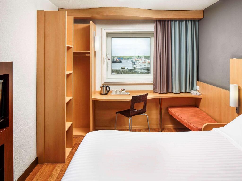 hotel image 16