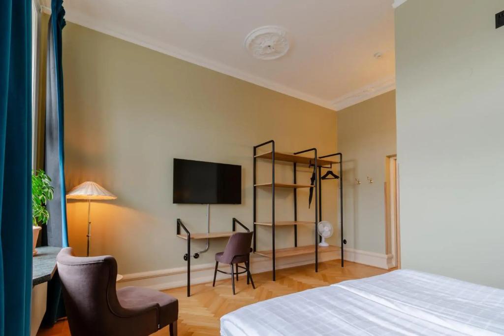 hotel image 16