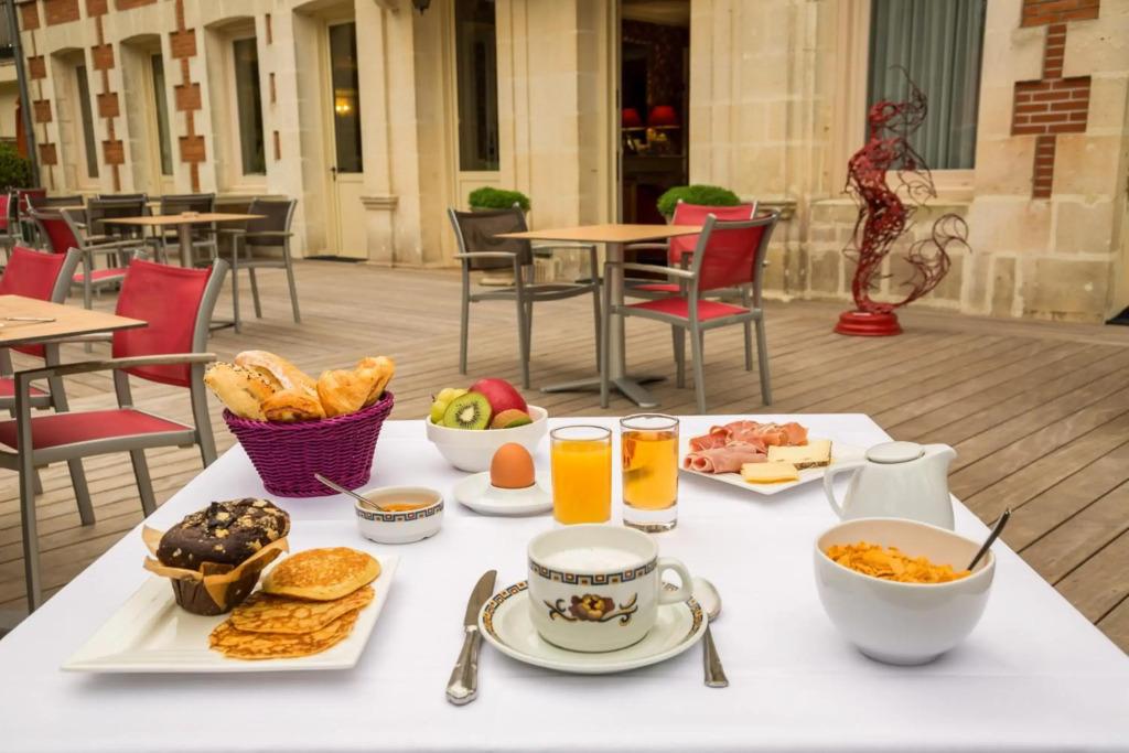 hotel image 12