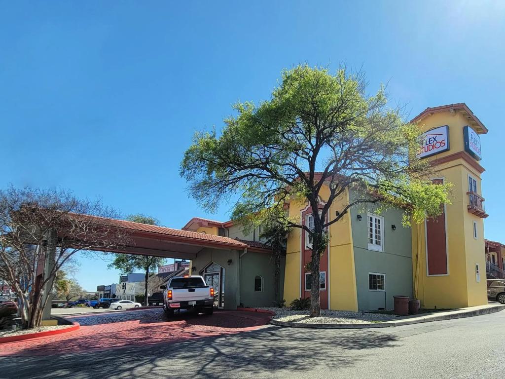 hotel image 9