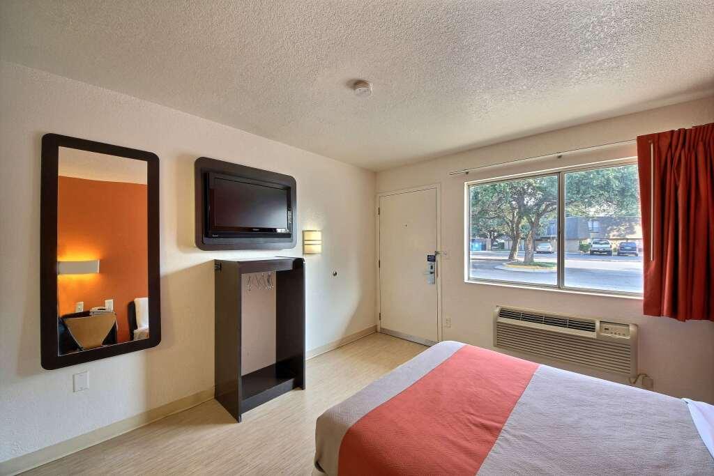 hotel image 11