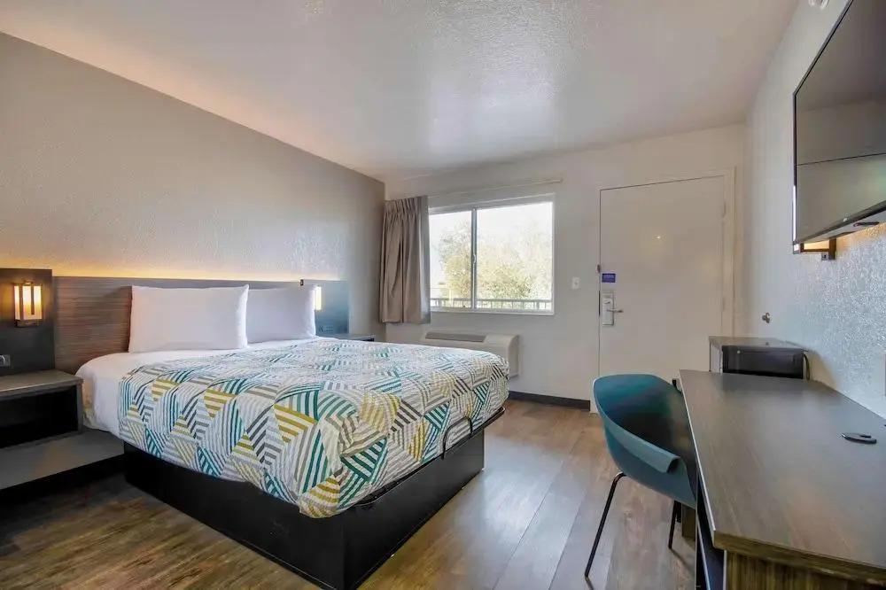 hotel image 10