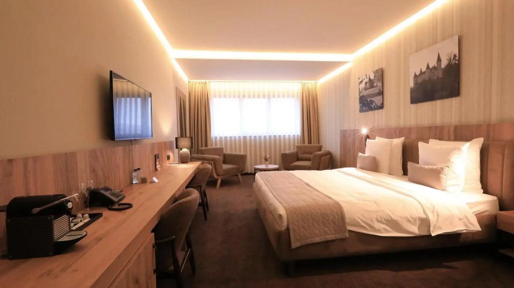 hotel image 12