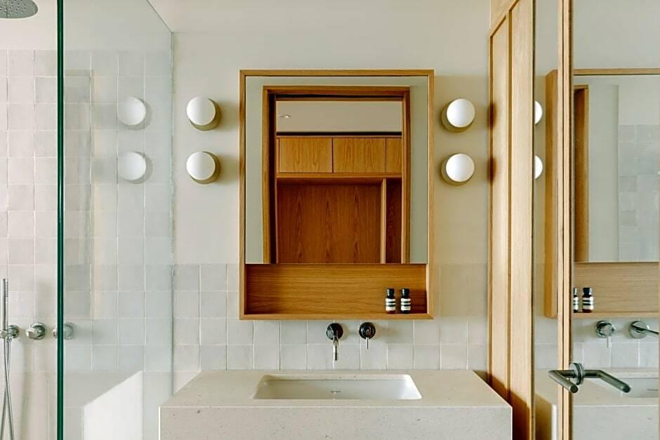 hotel image 10