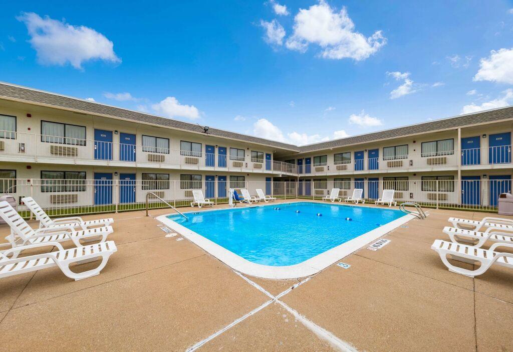 hotel image 11