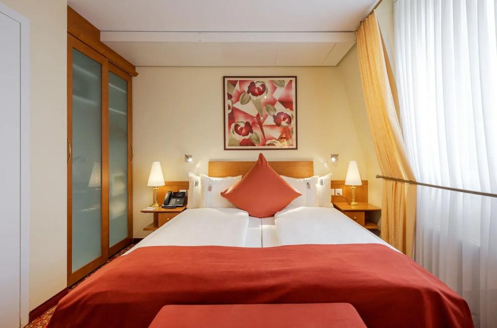 hotel image 13