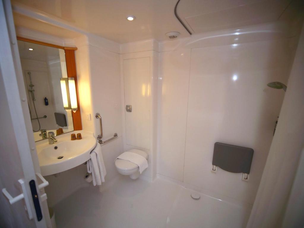 hotel image 16