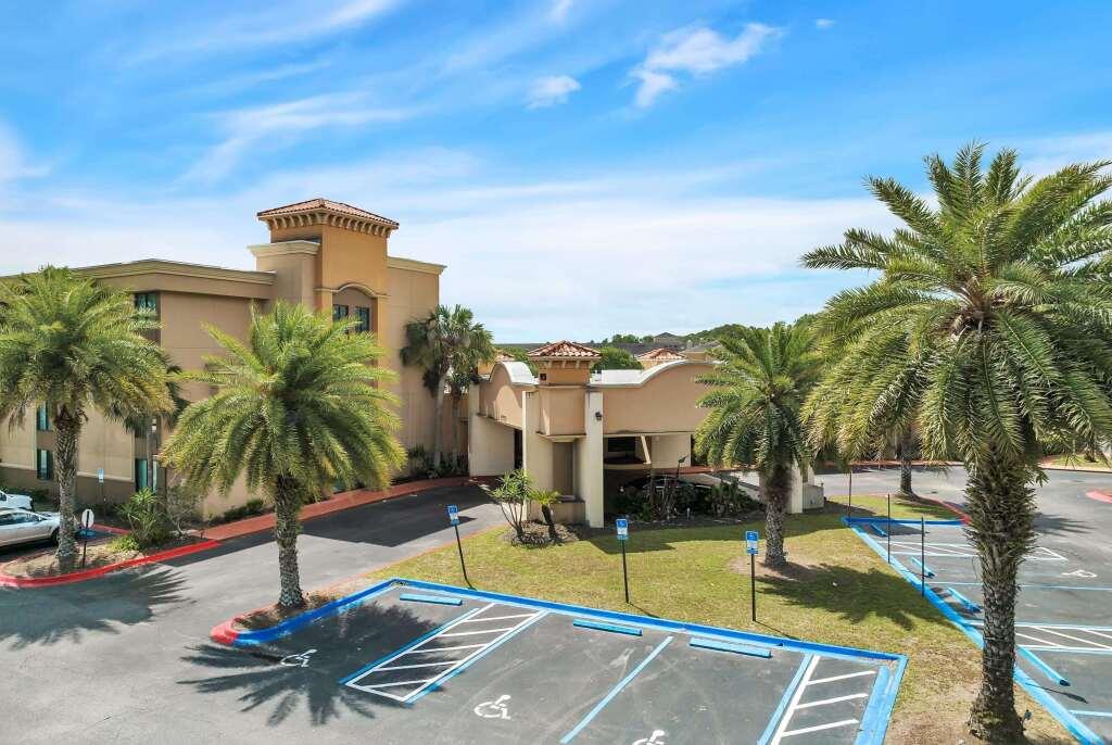 hotel image 16
