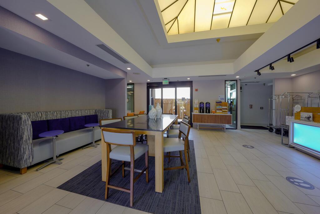 hotel image 8