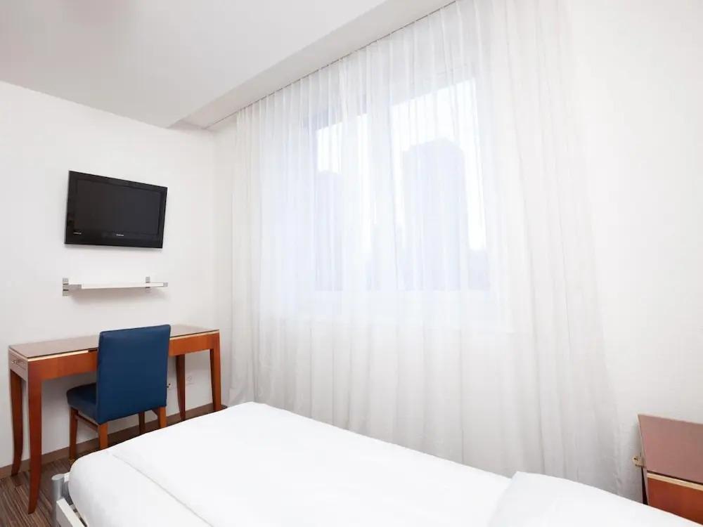 hotel image 13