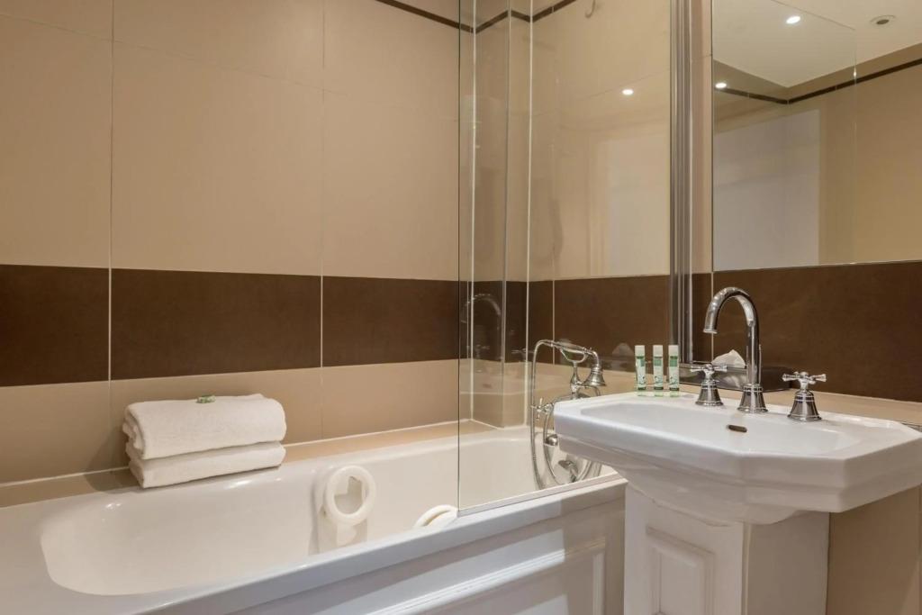 hotel image 76