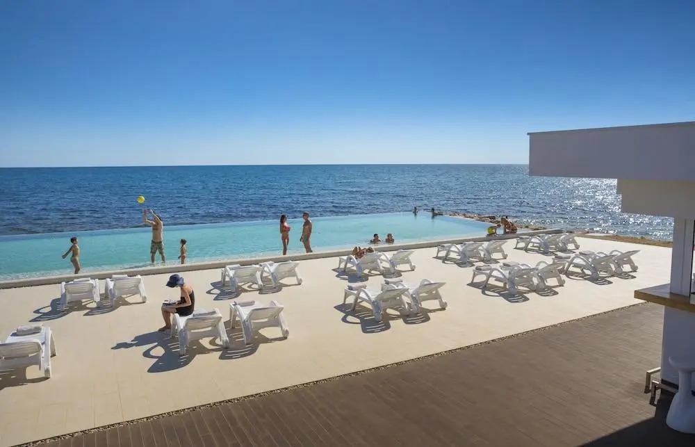 hotel image 13