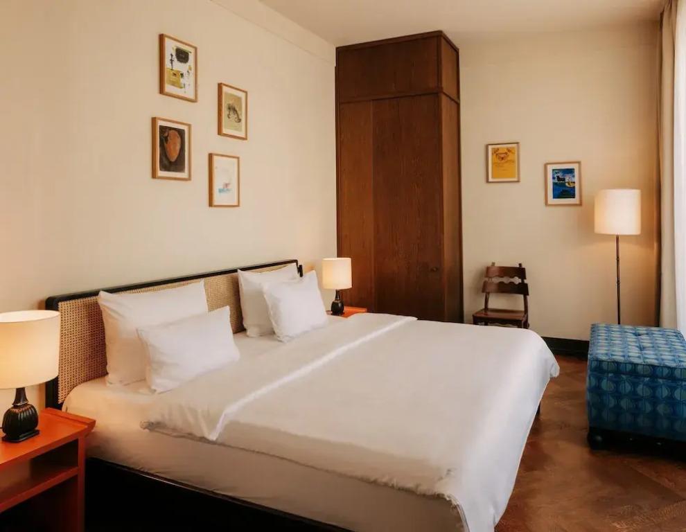 hotel image 9