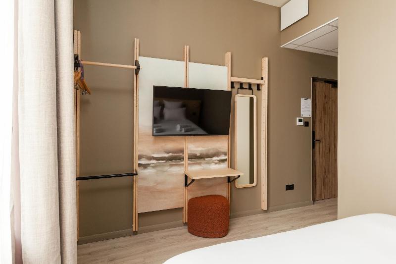 hotel image 16