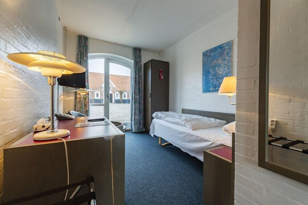 hotel image 13