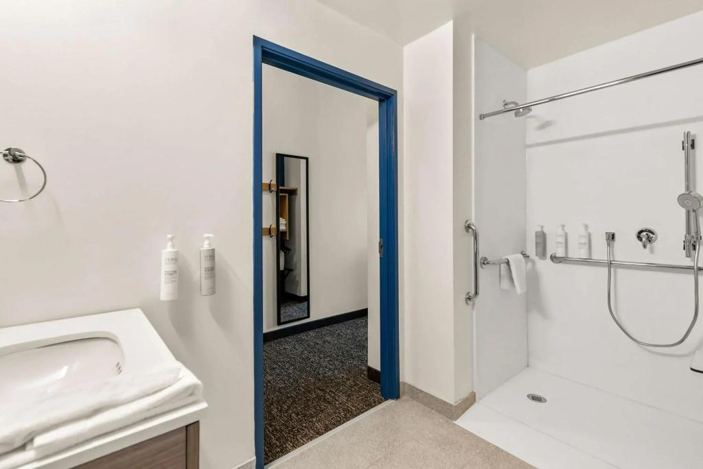 hotel image 16