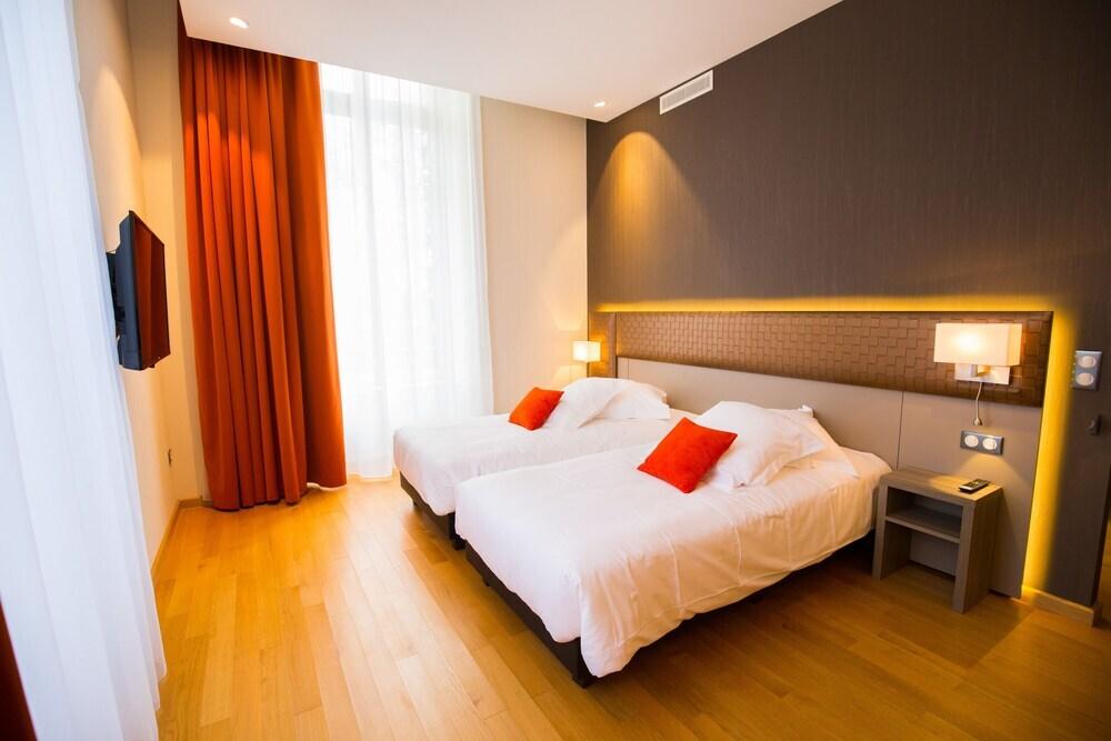 hotel image 12