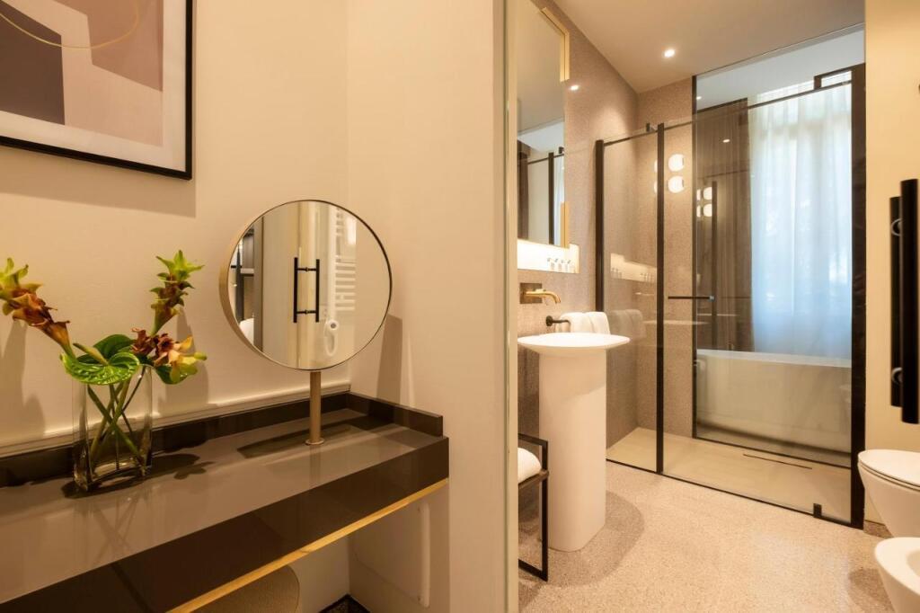 hotel image 39
