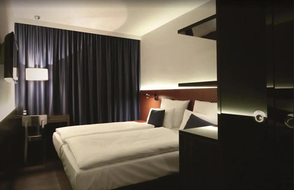 hotel image 16