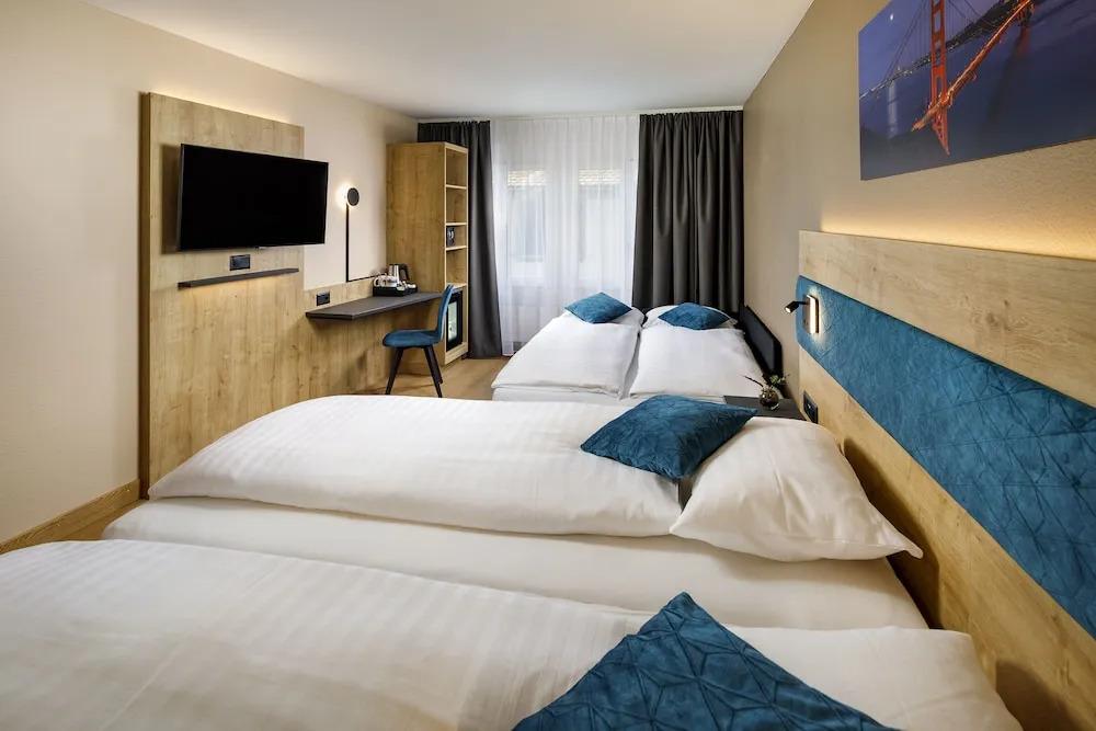 hotel image 13