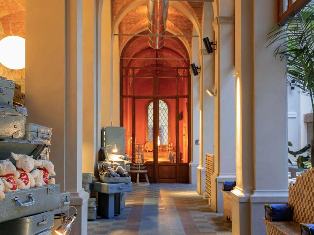 hotel image 9