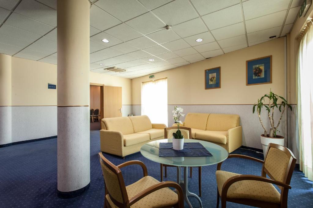 hotel image 32